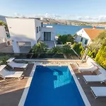 Vila Seaside Luxury With A Swimming Pool Cove Duga, Ciovo - 24268 *