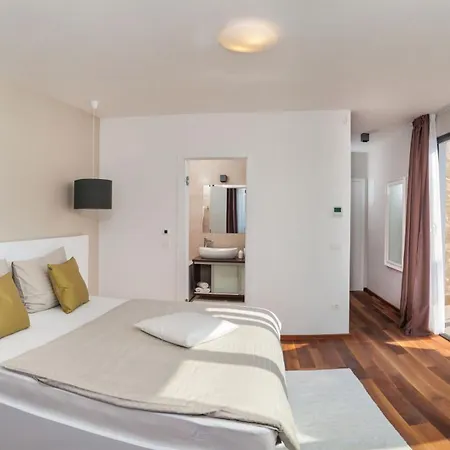 Seaside Luxury With A Swimming Pool Cove Duga, Ciovo - 24268 Villa *